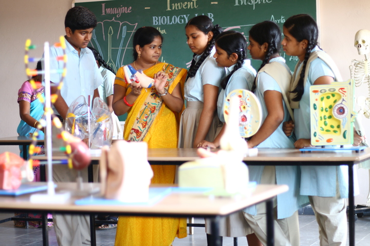 The Athena School-Biology Lab