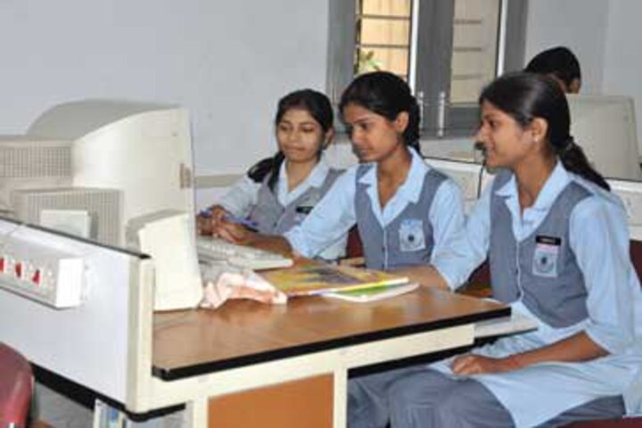 Navyug School-Computer Lab