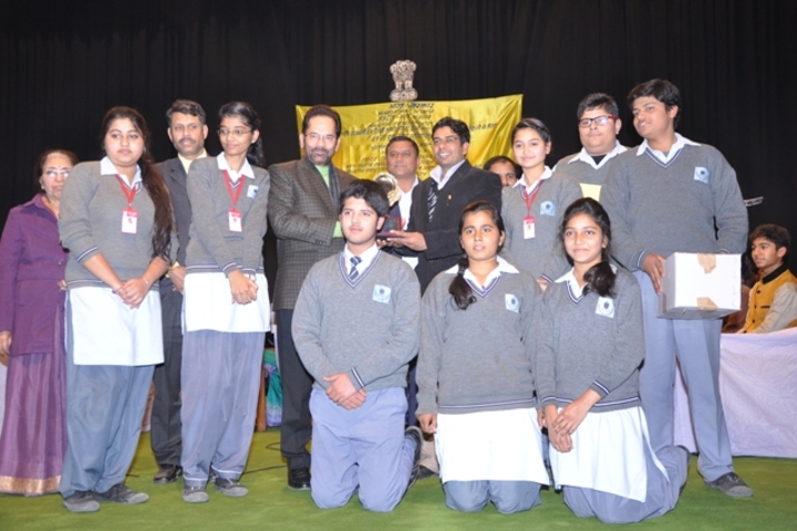Navyug School-Youth Parlament
