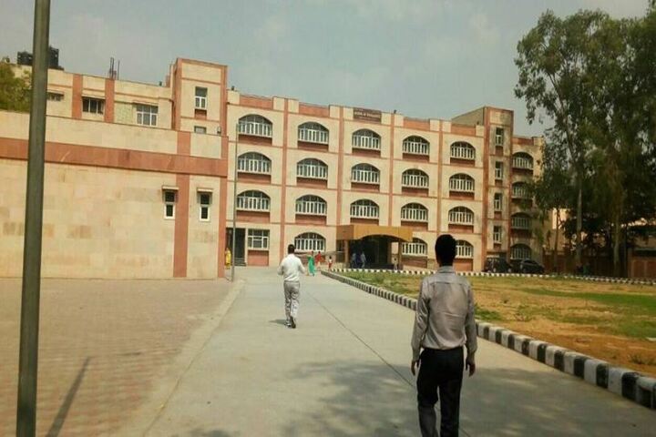 Rajkiya Pratibha Vikas Vidyalaya-Corridor