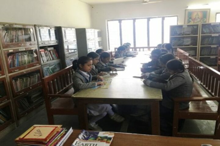 Rashtra Shakti Vidyalaya-Library