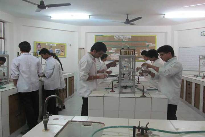 Red Roses Public School-Chemistry Lab