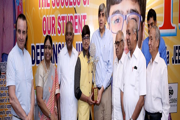 Sanatan Dharam Public School-Award Receiving