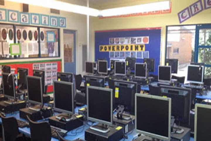 Sant Gyaneshwar Model School-Computer Lab