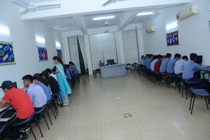 Sant nirankari public school avtar enclave-computer lab