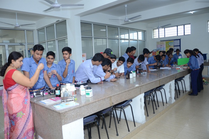 Sant nirankari public school avtar enclave-science lab