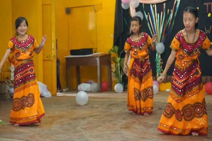 Donyi Polo Vidya Bhawan-Dances