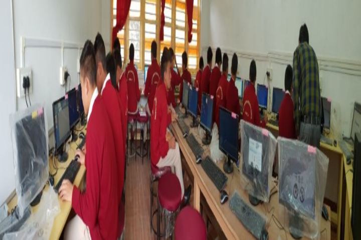 Eklavya Model Residenital School-Computer Lab