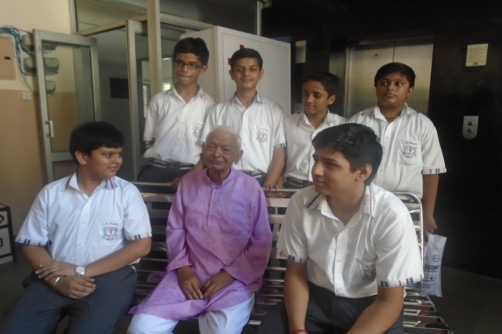 St Prayag Public School-Visit to Oldage Home
