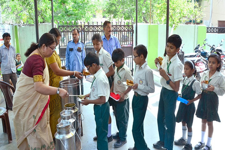Vinay Nagar Bengali Senior Secondary School-Mid Day Meal