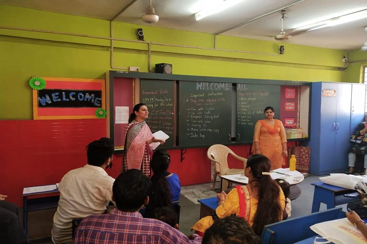 Veda Vyasa D A V Public School-Class-Room