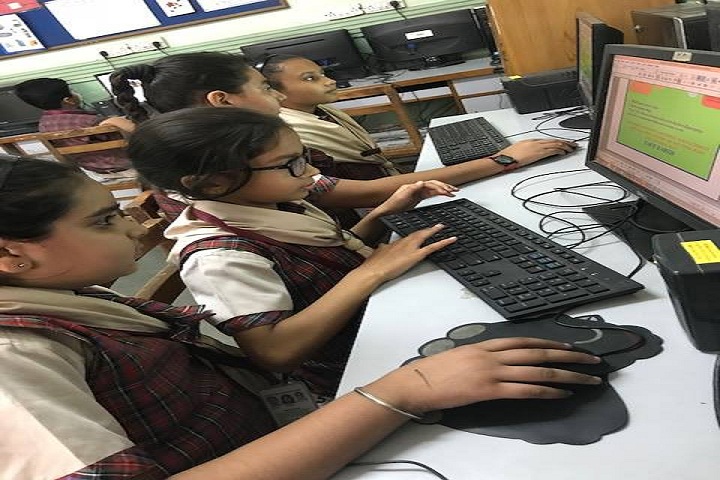 Veda Vyasa D A V Public School-Computer-Lab