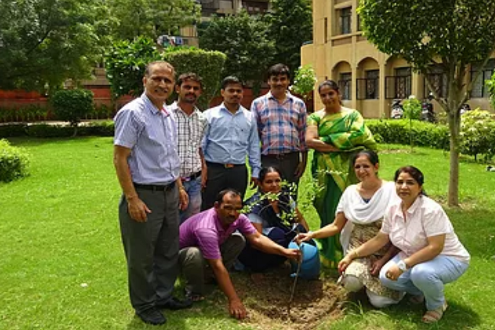 Vishwa Bharti Public School-Plantation
