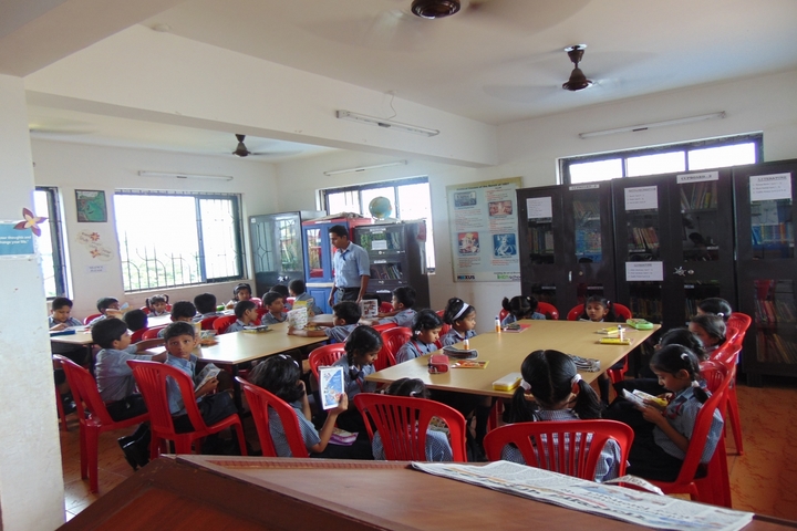 Bharatiya Vidya Bhavans Narayan Bandekar School-Library