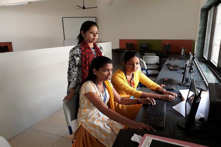 Litera Primary Zee School-Computer Lab