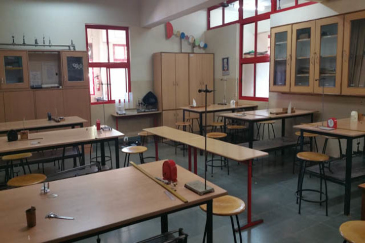 Vidya Vikas Academy-Physics Lab