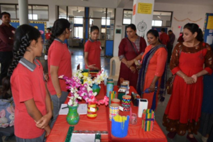 Anand Niketan School-Art and Craft