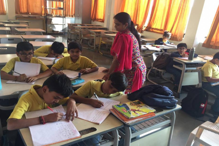 Anand Niketan School-Classroom
