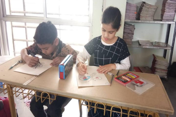 Anand Niketan School-Painting Class