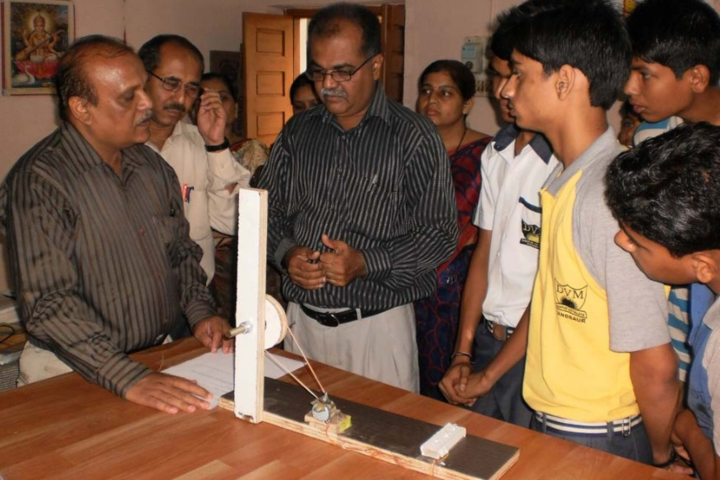 Birla Sagar Higher Secondary School-Physics Lab