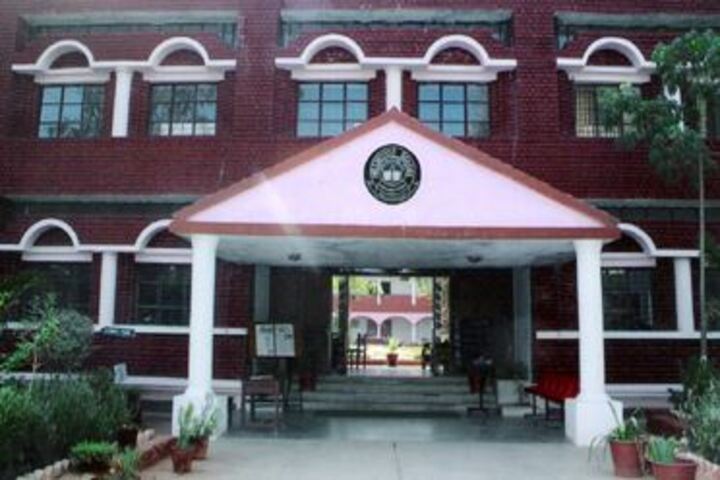 Hill Woods School-Campus View