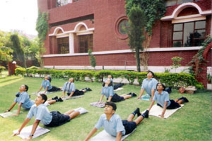 Hill Woods School-Yoga