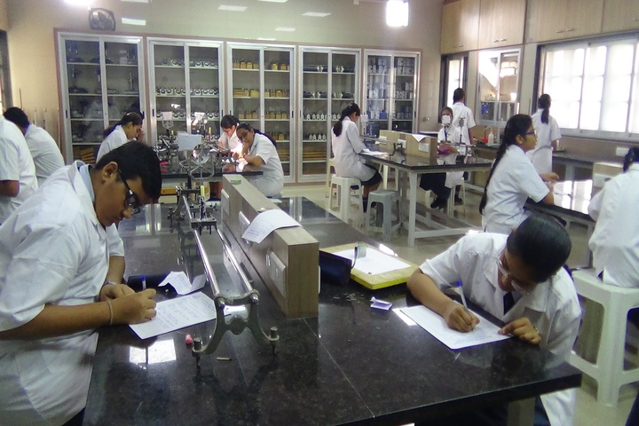 J H Ambani Saraswati Vidya Mandir-Physics Lab