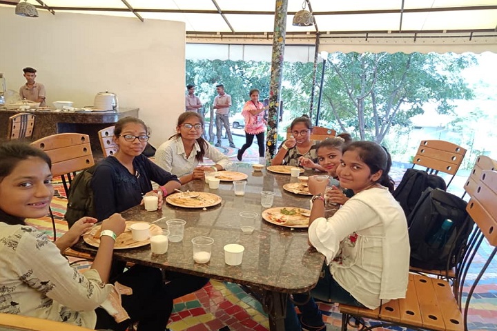 JBDiamonds and KARP Impex Vidya Sankul-Breakfast