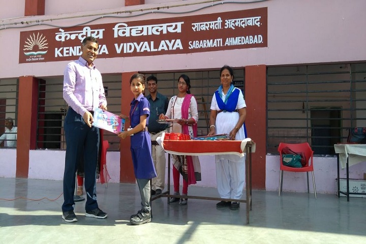 Kendriya Vidyalaya-Farewell to Teacher