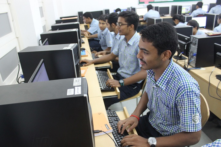Kokilaben Dhirubhai Ambani Saraswati Vidya Mandir-IT-Lab