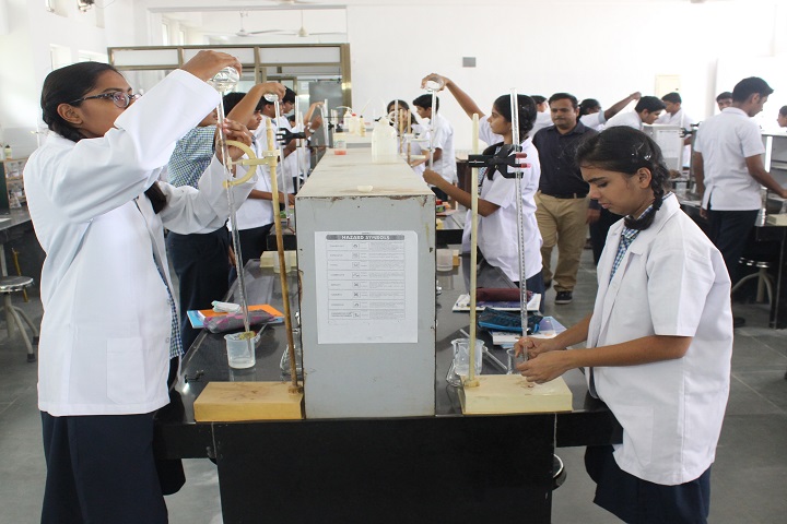 Kokilaben Dhirubhai Ambani Saraswati Vidya Mandir-Laboratory
