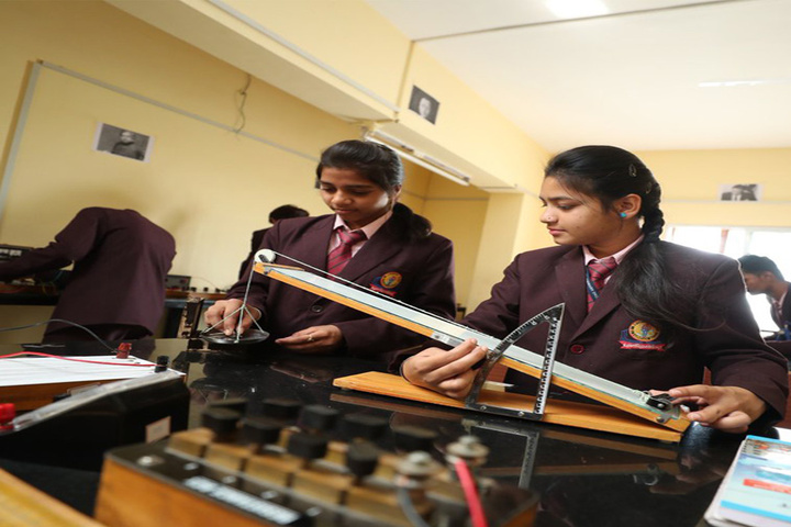 Om Landmark School-Physics-Lab