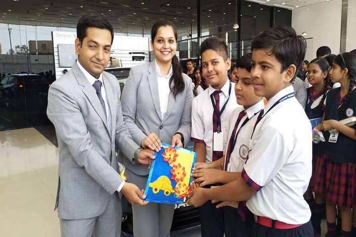 Savvy International School-Art And Craft