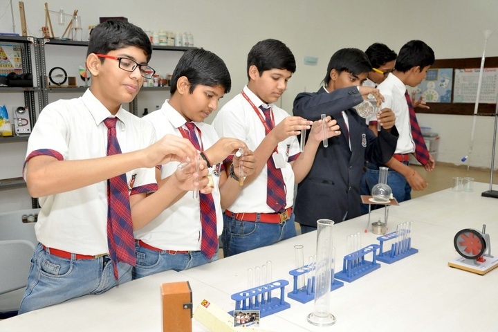 Shanti Asiatic School-Chemistry Lab