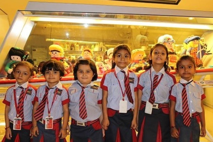 Shree Auro English School-Art And Craft