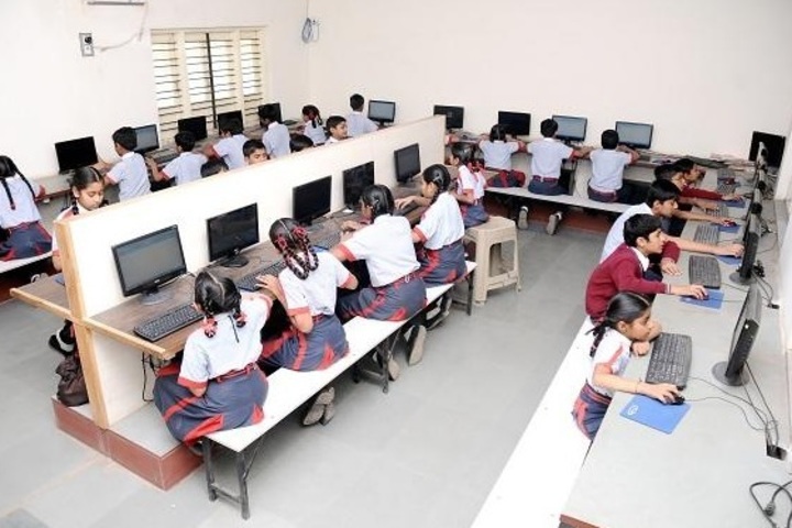 Shree Auro English School-Computer Lab