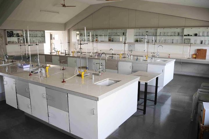 Shree Swaminarayan English Medium School-Science Lab