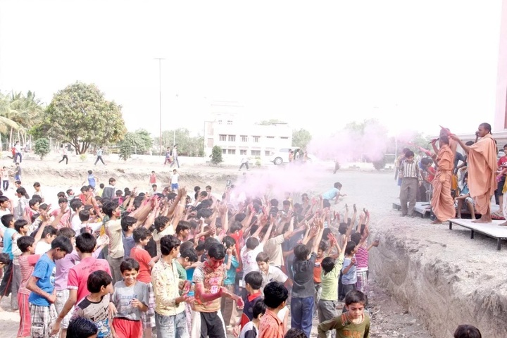 Shree Swaminarayan Gurukul Gyanbag International School-Holi Celebrations
