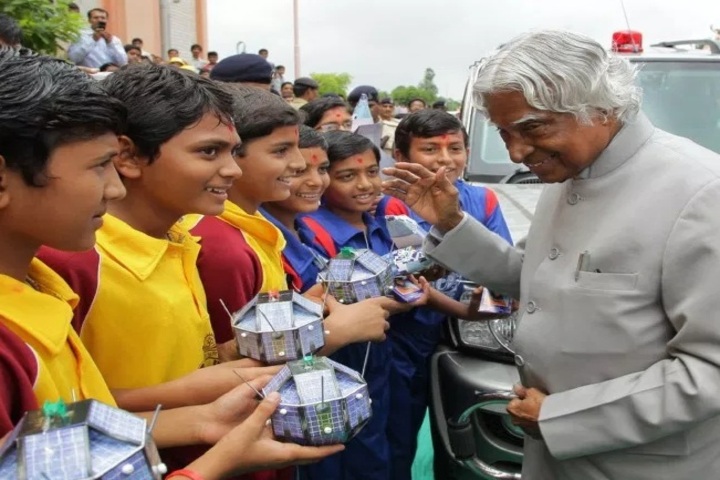 Shree Swaminarayan Gurukul Gyanbag International School-Industrial Visit