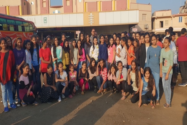 Shree Swaminarayan International School-Educational Tour