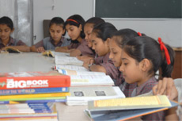 Shree Swaminarayan Public School-Library