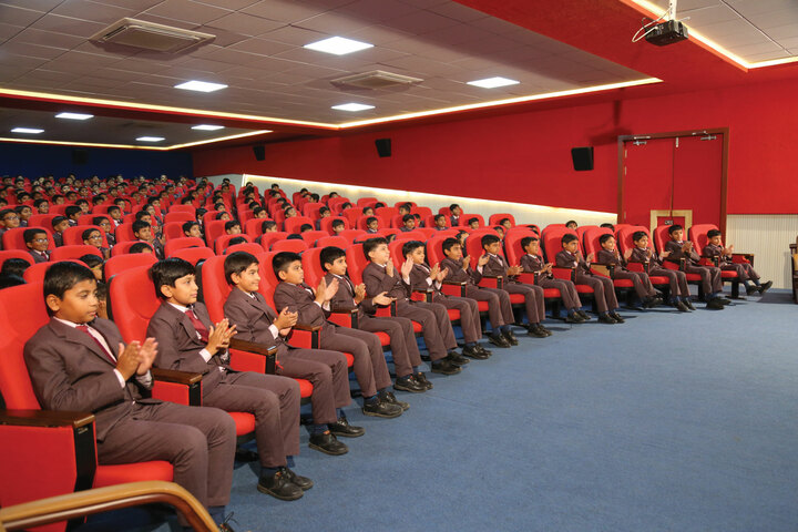 Shree Swaminarayan Vidhyapeeth-Auditorium