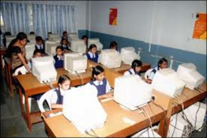 Shri L G Haria Multipurpose School-IT Lab
