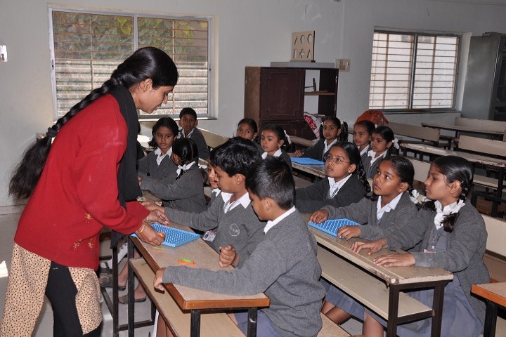 Shrimati Maniba Chunilal Patel Sanskar Vidya Bhavan-Art Room