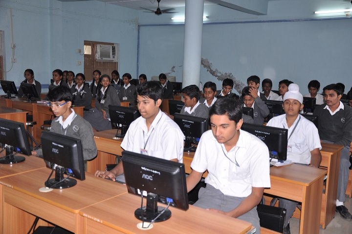 Shrimati Maniba Chunilal Patel Sanskar Vidya Bhavan-Computer Lab