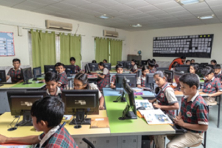 Smt Sandraben Shroff Gnyan Dham School-IT Lab