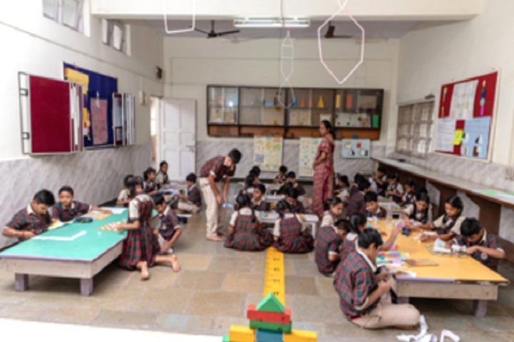 Smt Sandraben Shroff Gnyan Dham School-Maths Lab