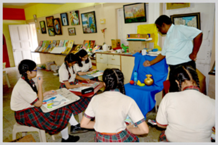 Smt Sandraben Shroff Gnyan Dham School-Art Studio