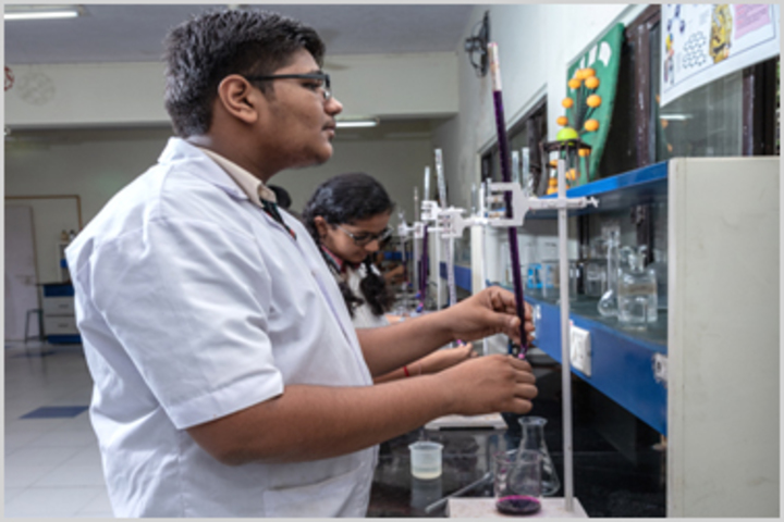 Smt Sandraben Shroff Gnyan Dham School-Chemistry Lab