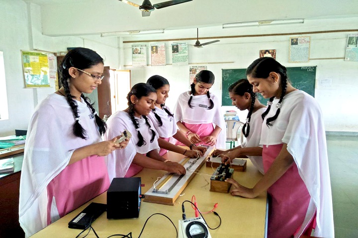 Sri Sathya Sai Vidyaniketan-Physics Lab